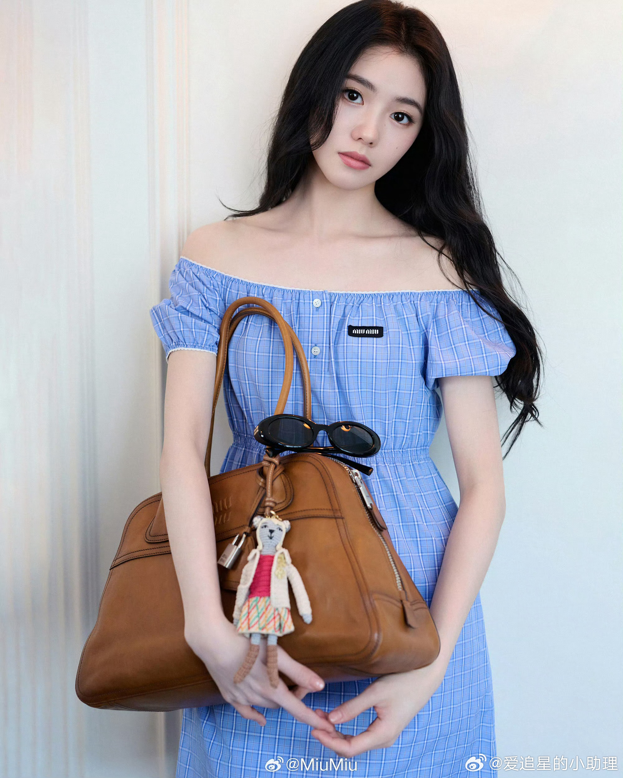 赵今麦、刘浩存同款miumiu 包包硬照，谁的时尚表现力更胜一筹？ 