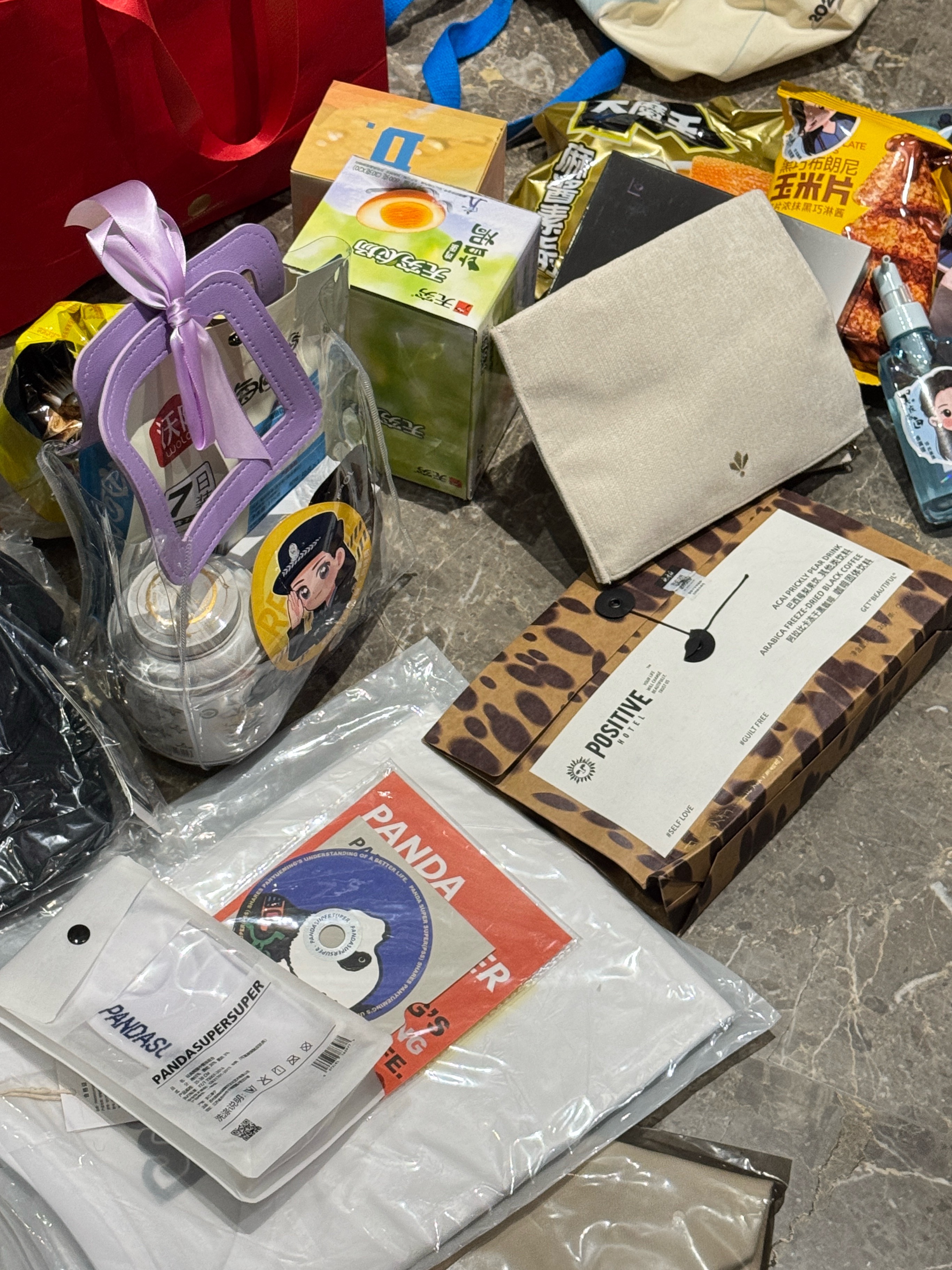 领到黑夜告白的伴手礼了！！！棣棣给了好多