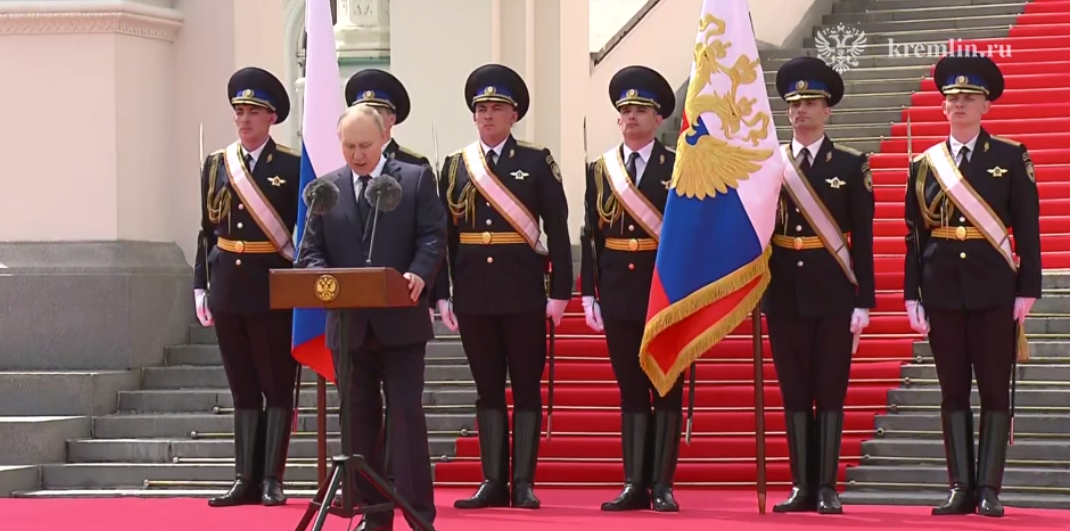 【普京接见强力部门：你们实际上制止了内战】俄罗斯卫星通讯社6月27日消息，普京当