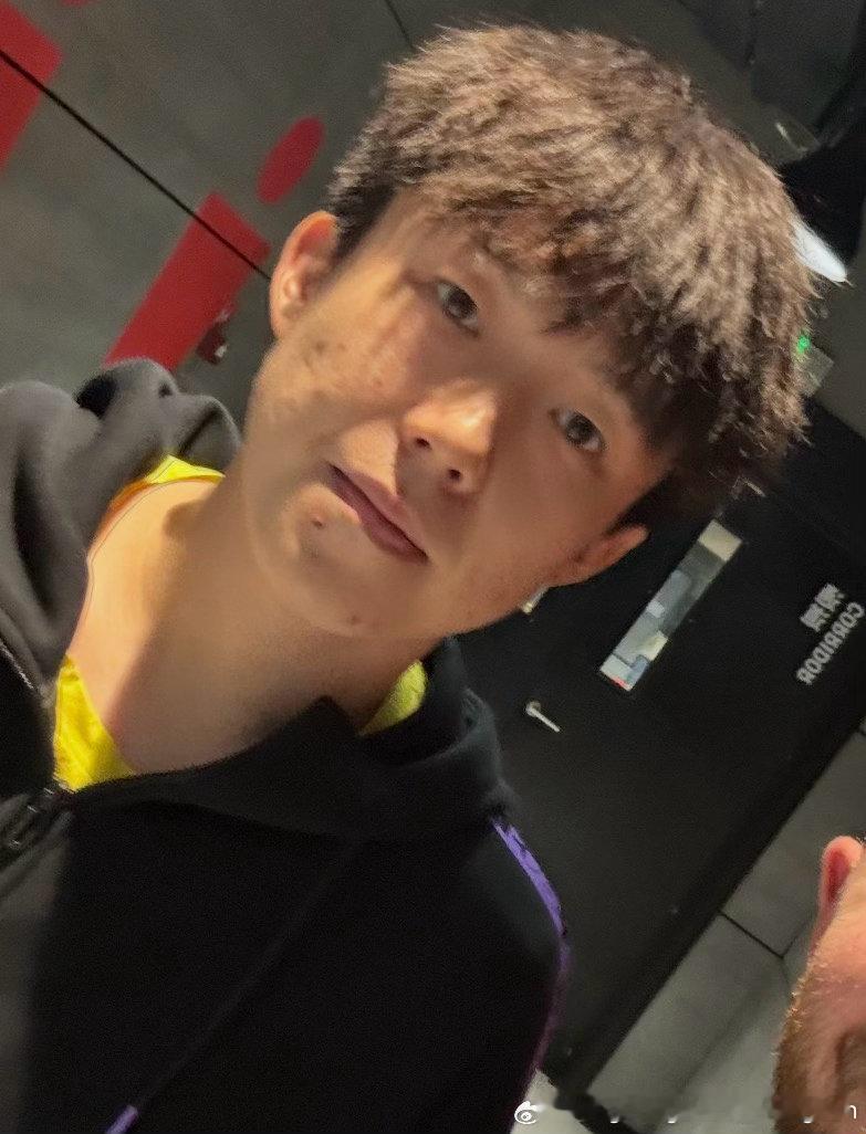 24年的楚钦cr：Joe Ratajczak🏓🎤王楚钦 ​​​