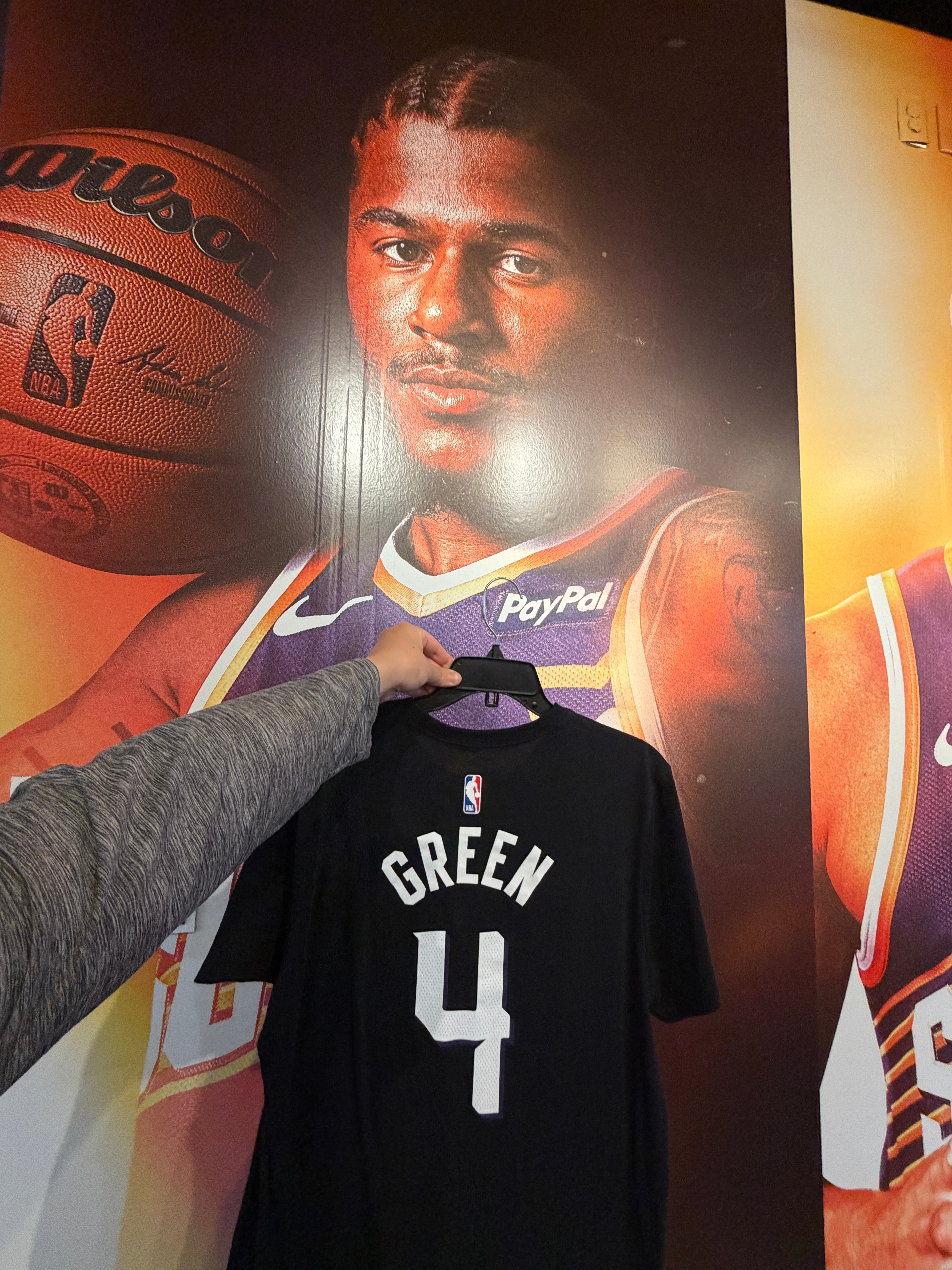 球队商店上新JG短袖🔥 小编原价购 今天赢球，JG得分过25命中率45%以上抽