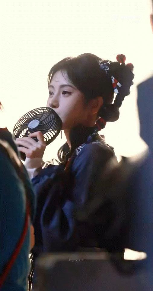 鞠婧祎小表情萌化了 人间萌物！！太可爱啦阿黛 