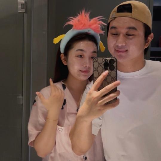 百万粉丝女网红猪宝子前两天官宣与男友星星分手了，分手原因就是发现两个三观和沟通方