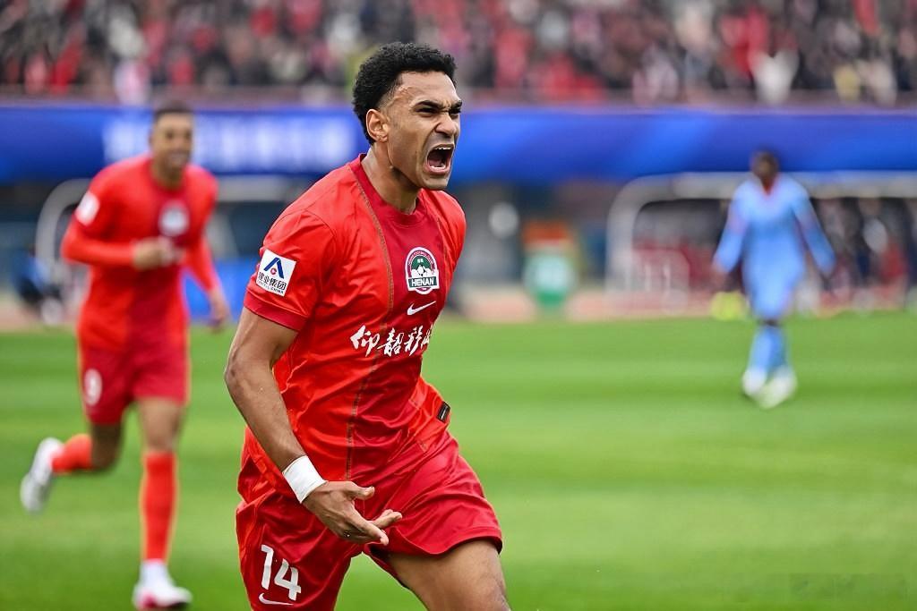 中超河南队 连胜之余，河南彩陶坊的得分技术环节远未尽善尽美。联赛仅过两轮，全队错