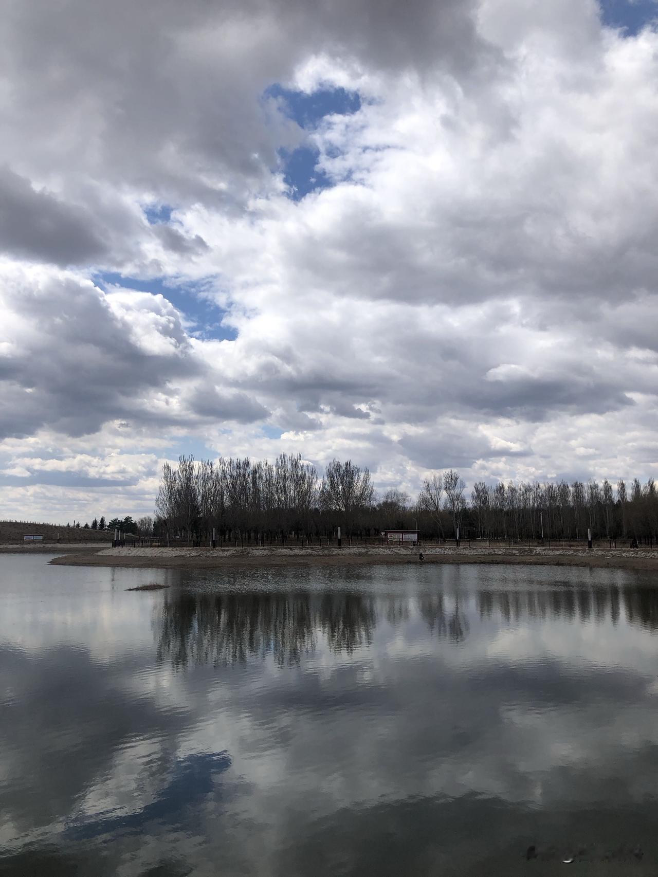 网红探店全是剧本？普通人别再被套路了

现在刷短视频刷到的网红探店，十有八九都是