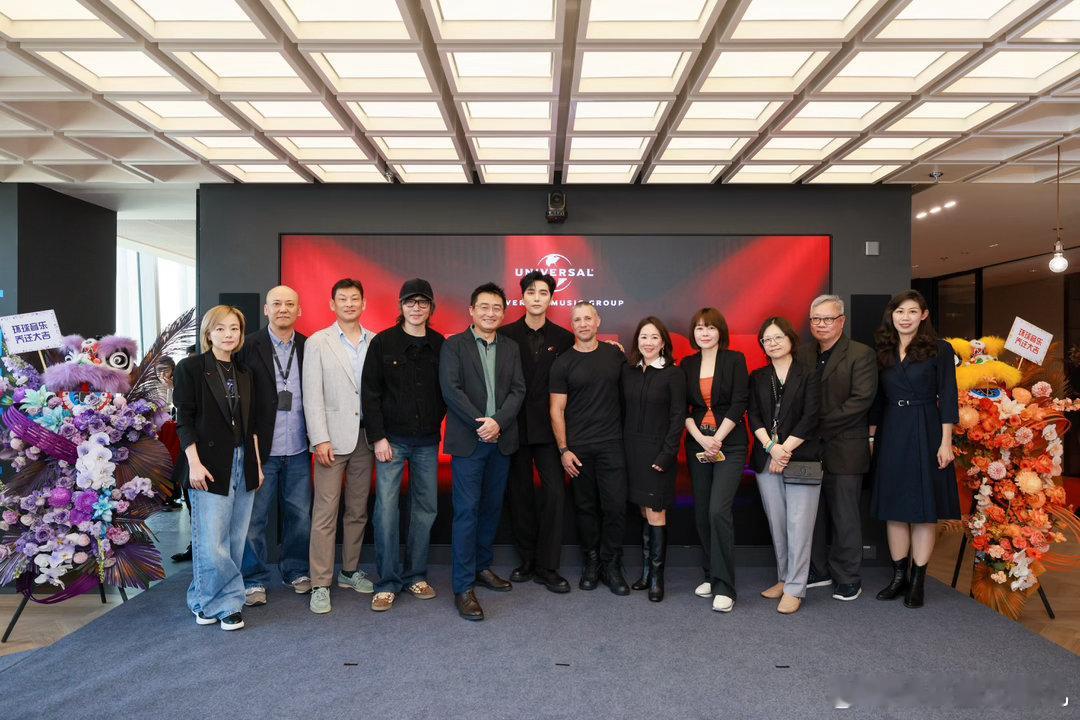 阿云嘎签约环球音乐阿云嘎加盟环球音乐全球艺人阵容 从草原到北京，从舞台到国际公司