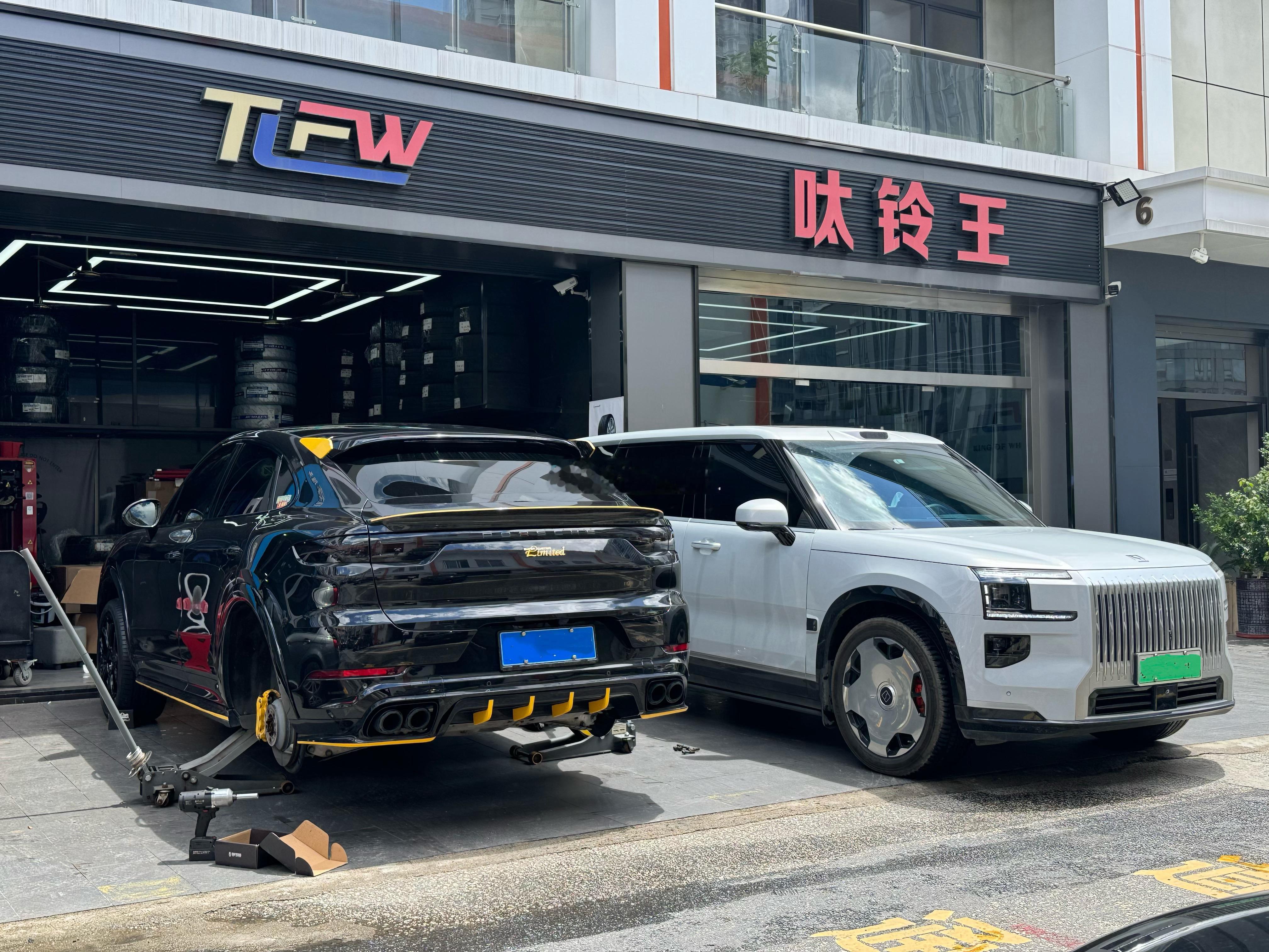 保时捷卡宴 coupe  ，极氪9x ，路虎揽胜  开工！ 💪 