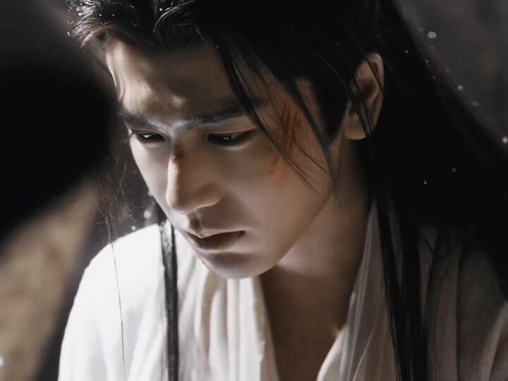 张凌赫逐玉里再出古装俊美造型逐玉