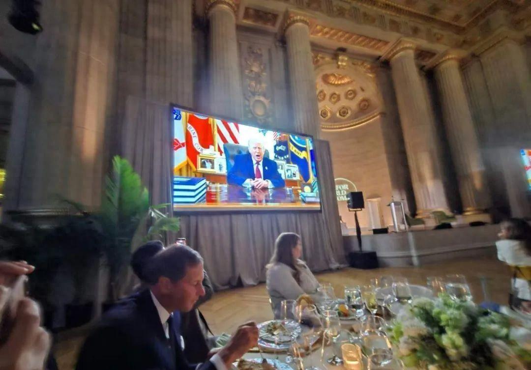 继出席世界经济论坛（Semafor World Economy）2026CEO欢