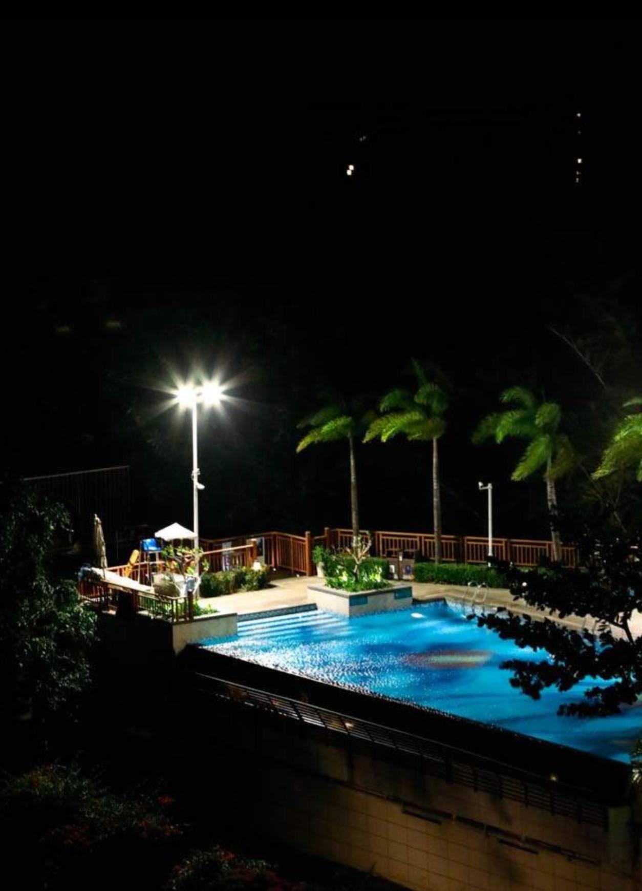 “三亚发布”最新提示：非遗市集、打铁花表演将实行预约分流。我立马在“三亚放心游”