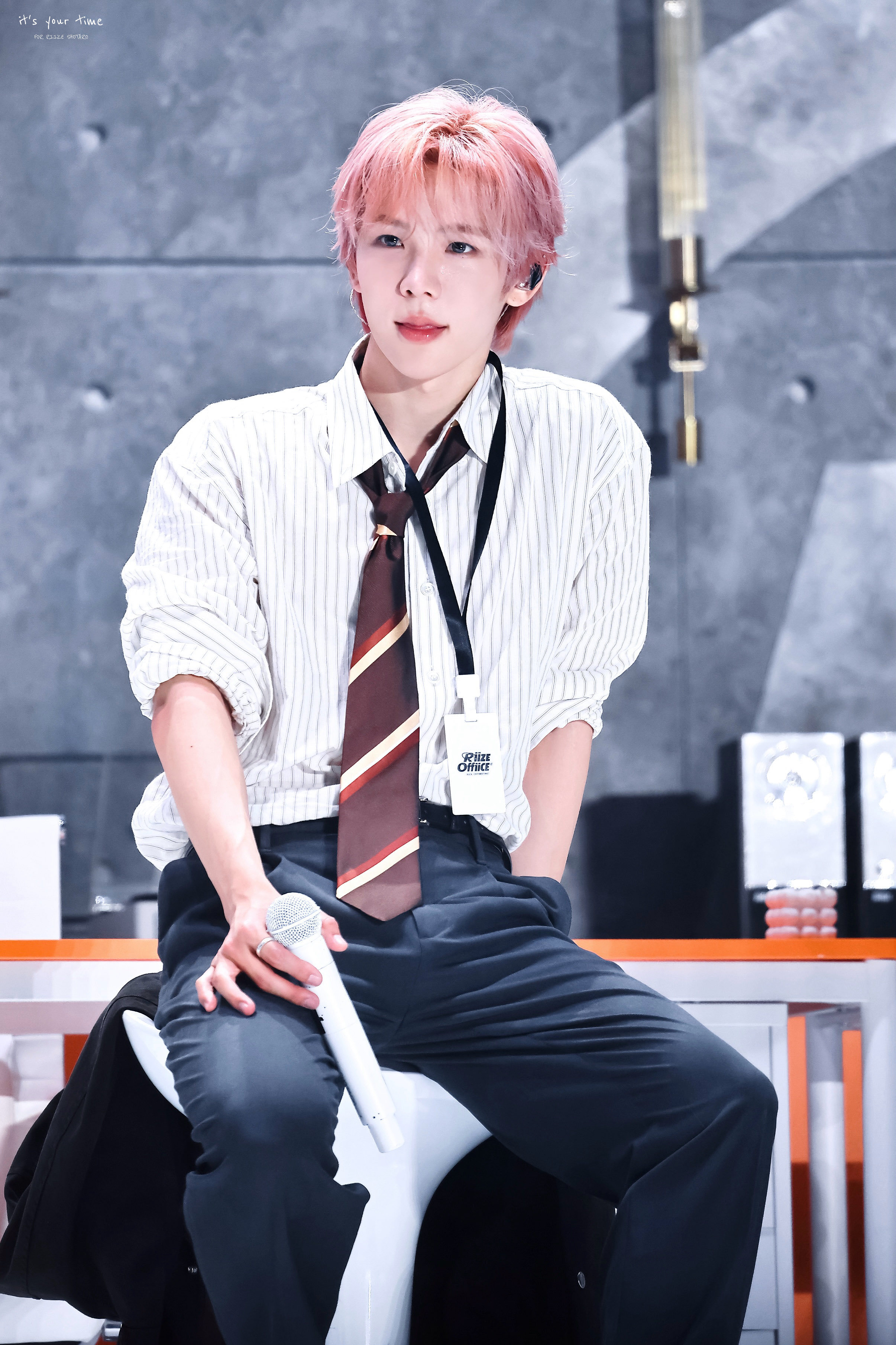 260530   A or B©itsyourtime1125 