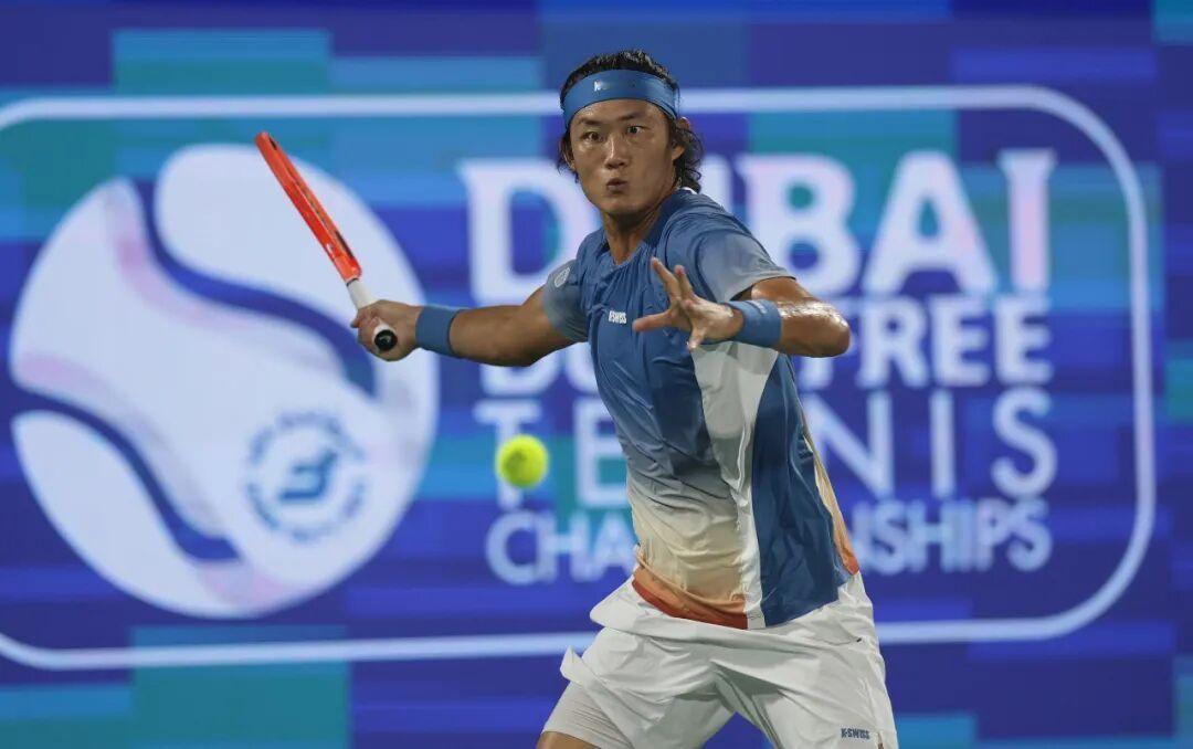 ATP500迪拜站首轮:张之臻3-6、6-7不敌头号种子阿利亚西姆，瓦林卡以7-