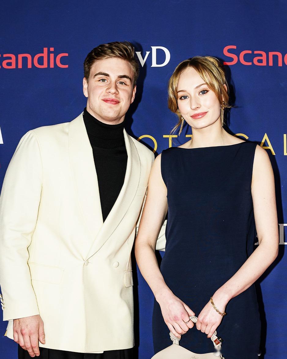 莫雷加德和女友leah出席2026年瑞典体育盛典 