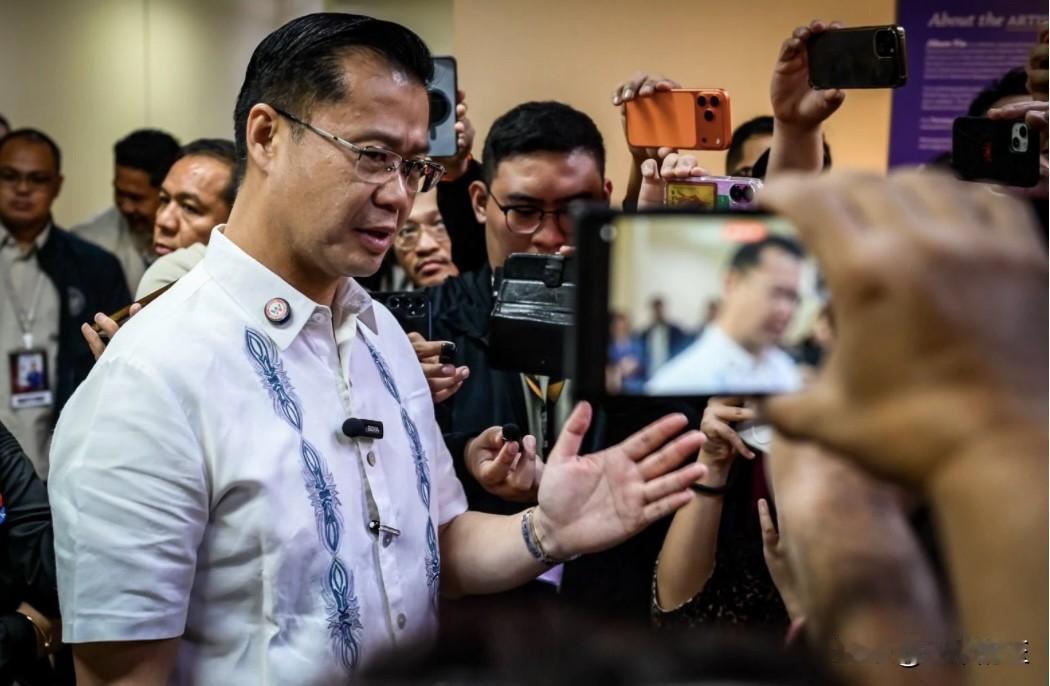 菲律宾参议院议长谢温·加查利安誓言将改进“参议院预算透明度门户网站”，并加强基础