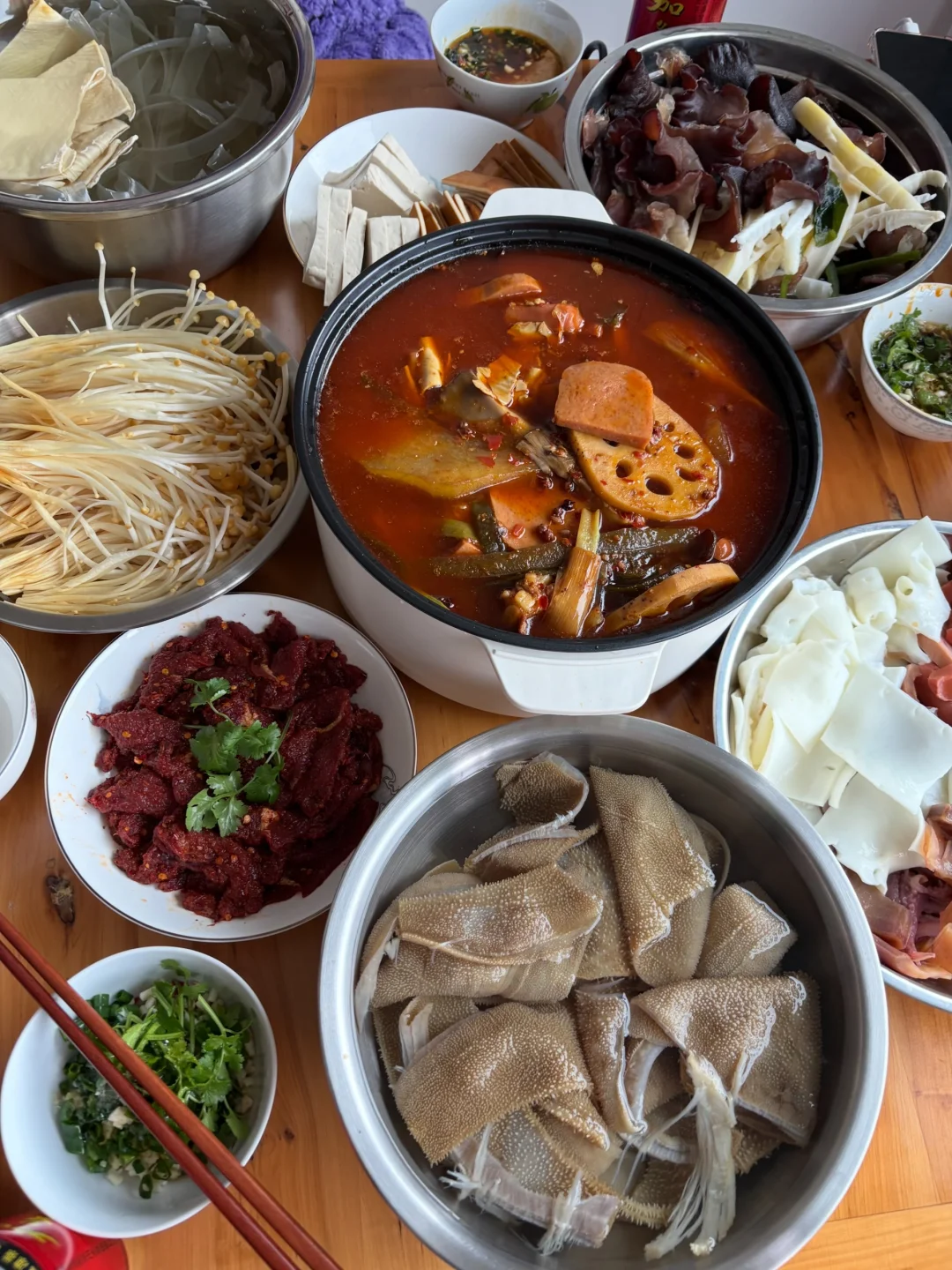 在家200块钱煮的火锅，要吃上两天