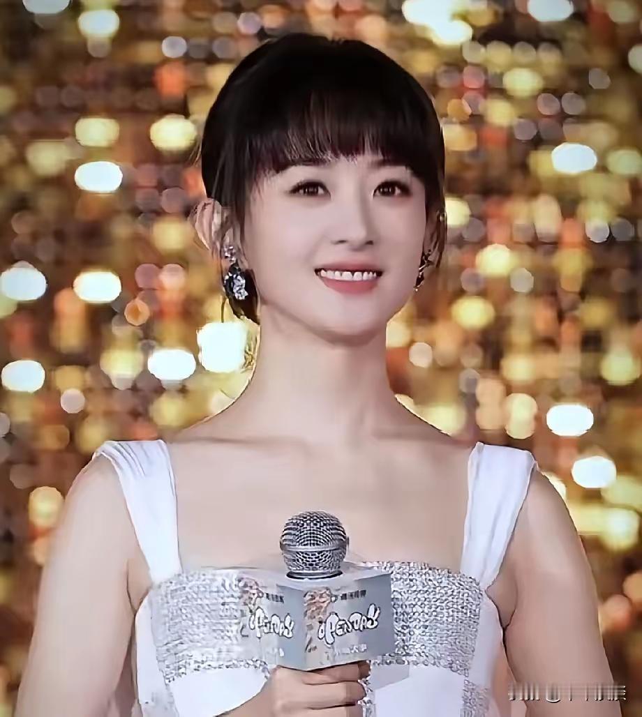 赵丽颖离婚4年杀疯了！齐刘海梦回明兰，38岁状态比28岁还顶
 
谁看了赵丽颖《