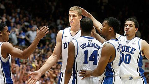 杜克这五位新秀的首个赛季，表现简直是天差地别！状元秀弗拉格一开始在基德教练手里打