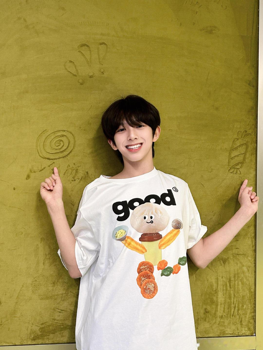 TF家族 阿巴阿巴描述大会咦❓❗这不是【四代第一且唯一门面吗】❗❗❗听说他年仅1