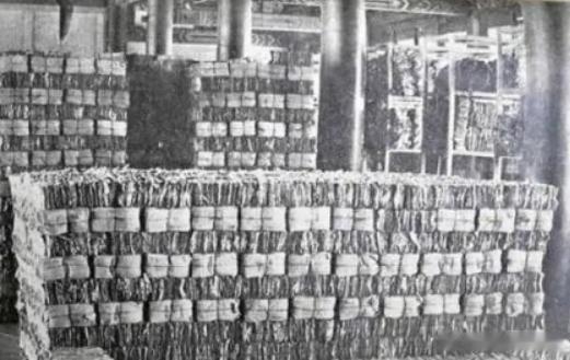 历史 1921 年，北洋政府干了件荒唐事。他们把 15 万斤、装了 8000 个