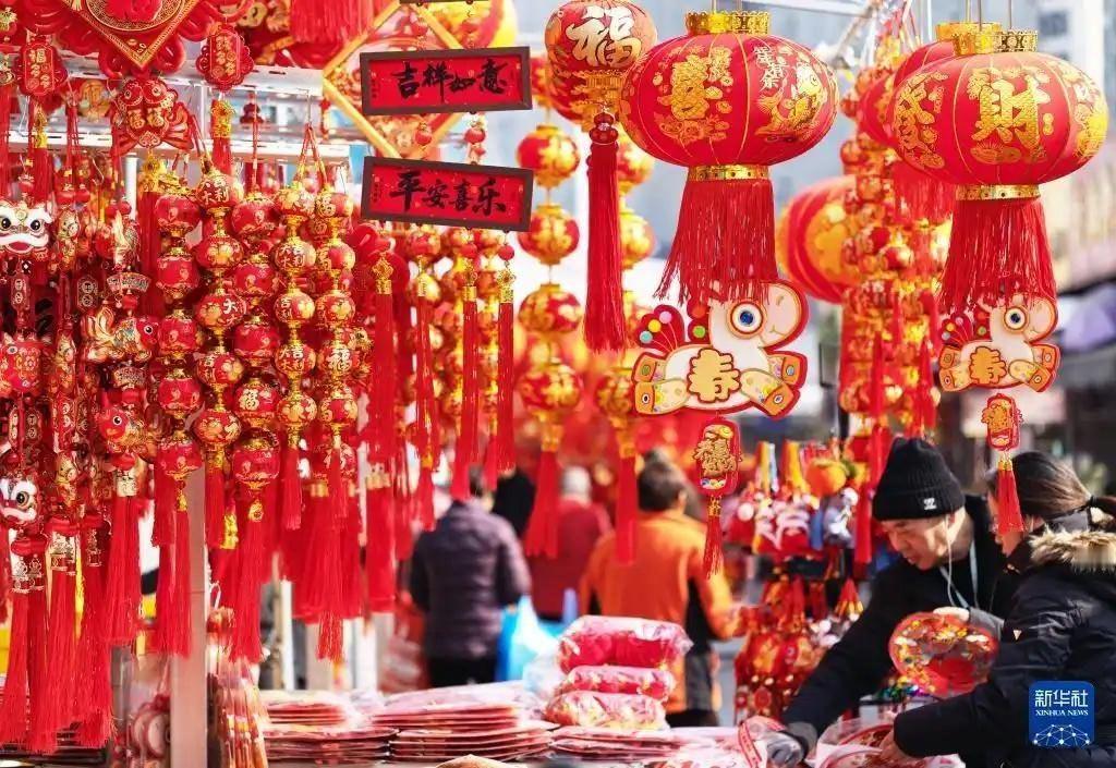 2日，商务部等九部门印发《2026“乐购新春”春节特别活动方案》，活动涵盖“好吃