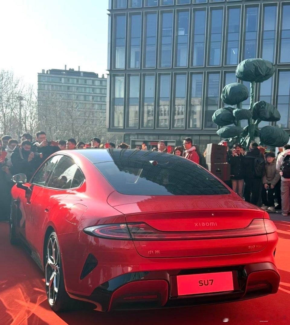 小米SU7这个新配色，大家觉得好看吗？ 