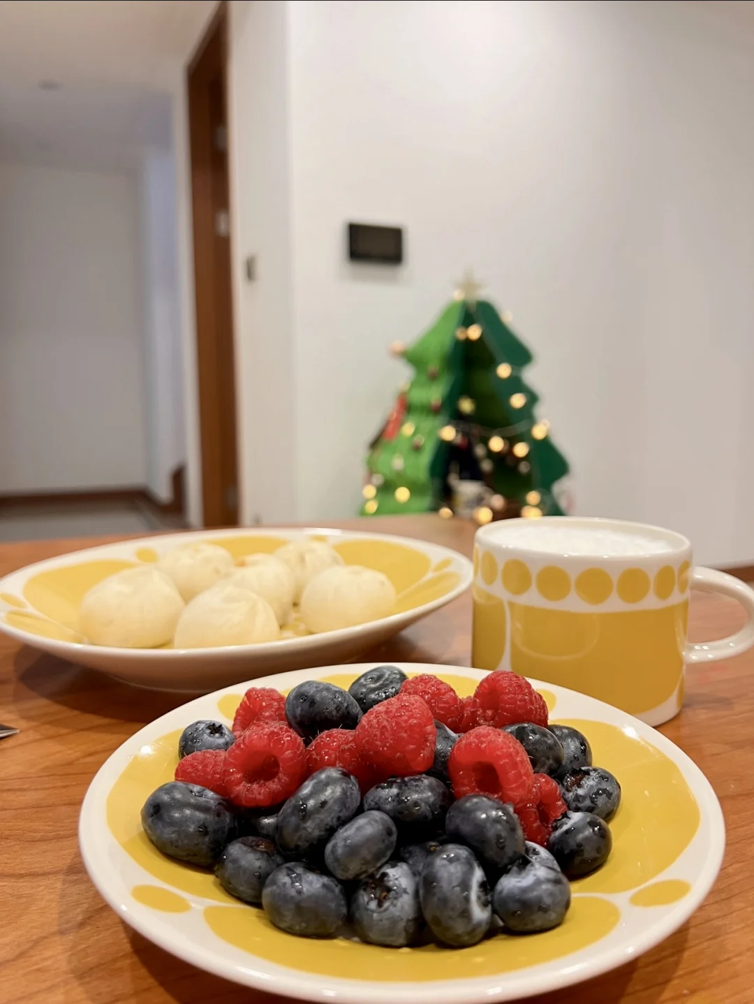 最近从铸铁锅的坑掉落到杯碟坑里了😂💛