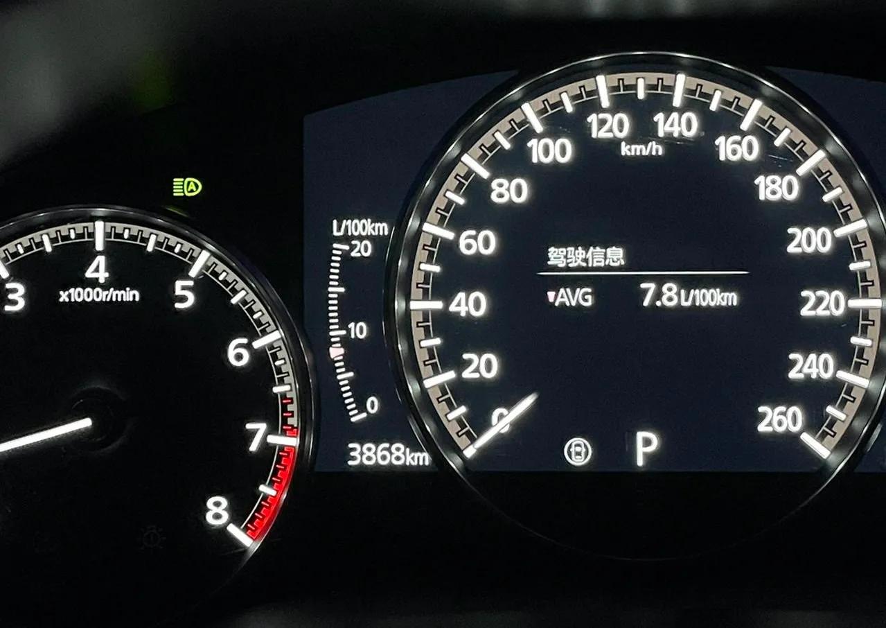 马自达CX-50真的很想让人去开它。

1，启动车子的一瞬间，仪表盘都特意做成了