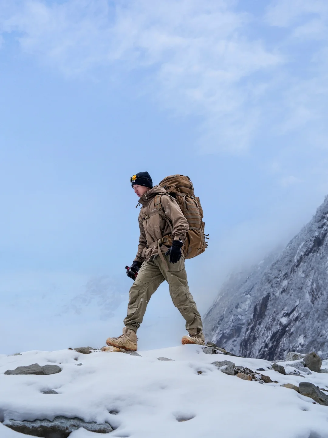 雪山徒步走抽筋了！