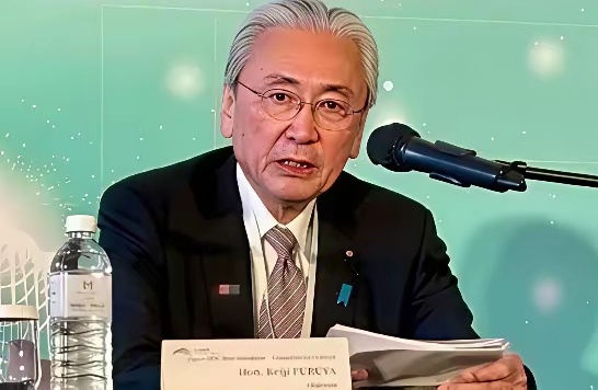 东大在抗战后的仁慈并没换到对方的感恩，反而让本子们认为是软弱。所以对于畏威而不怀