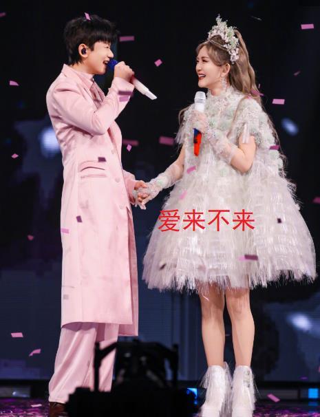 张杰谢娜持续掉粉丁太升回应谢娜演唱会争议 谢娜官宣个人巡回演唱会遭到网友和业内人
