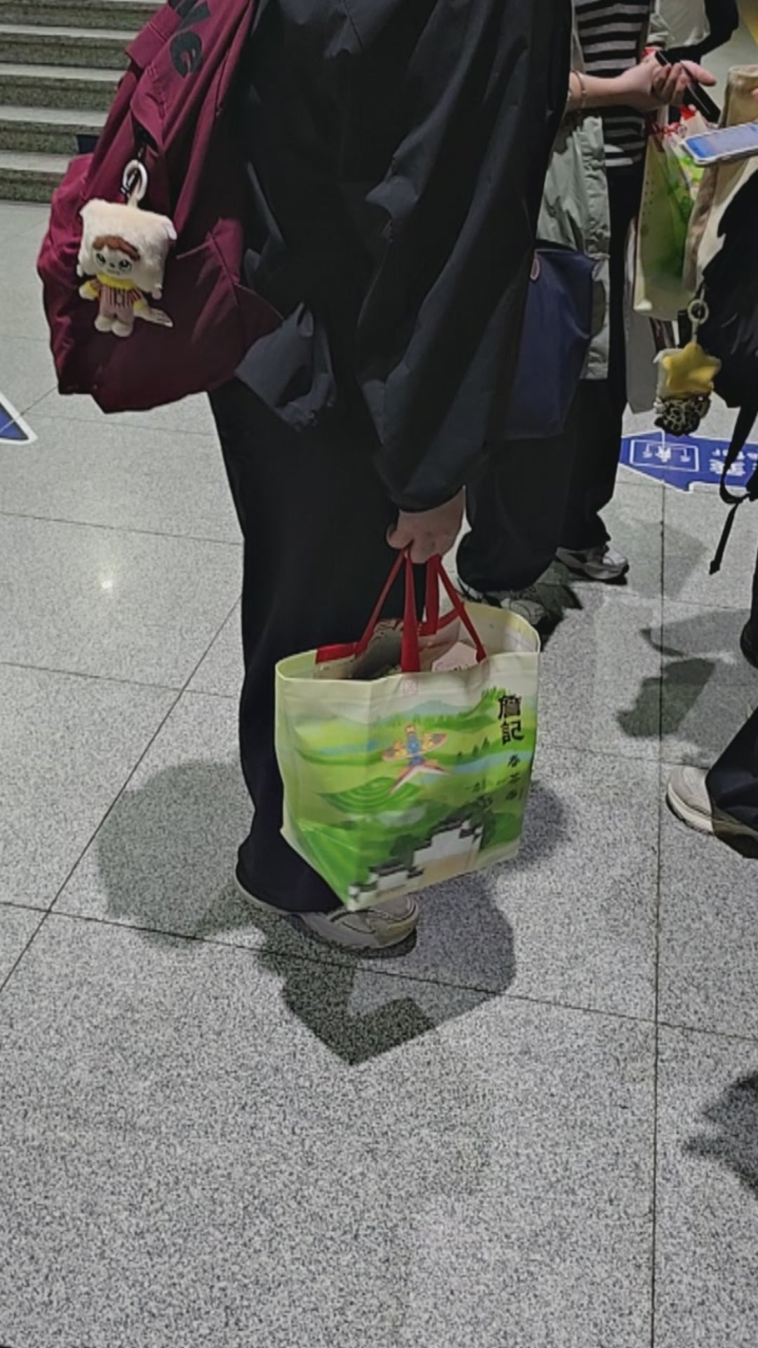凌晨的合肥南站，一步一个俊丝。 合肥·合肥南站