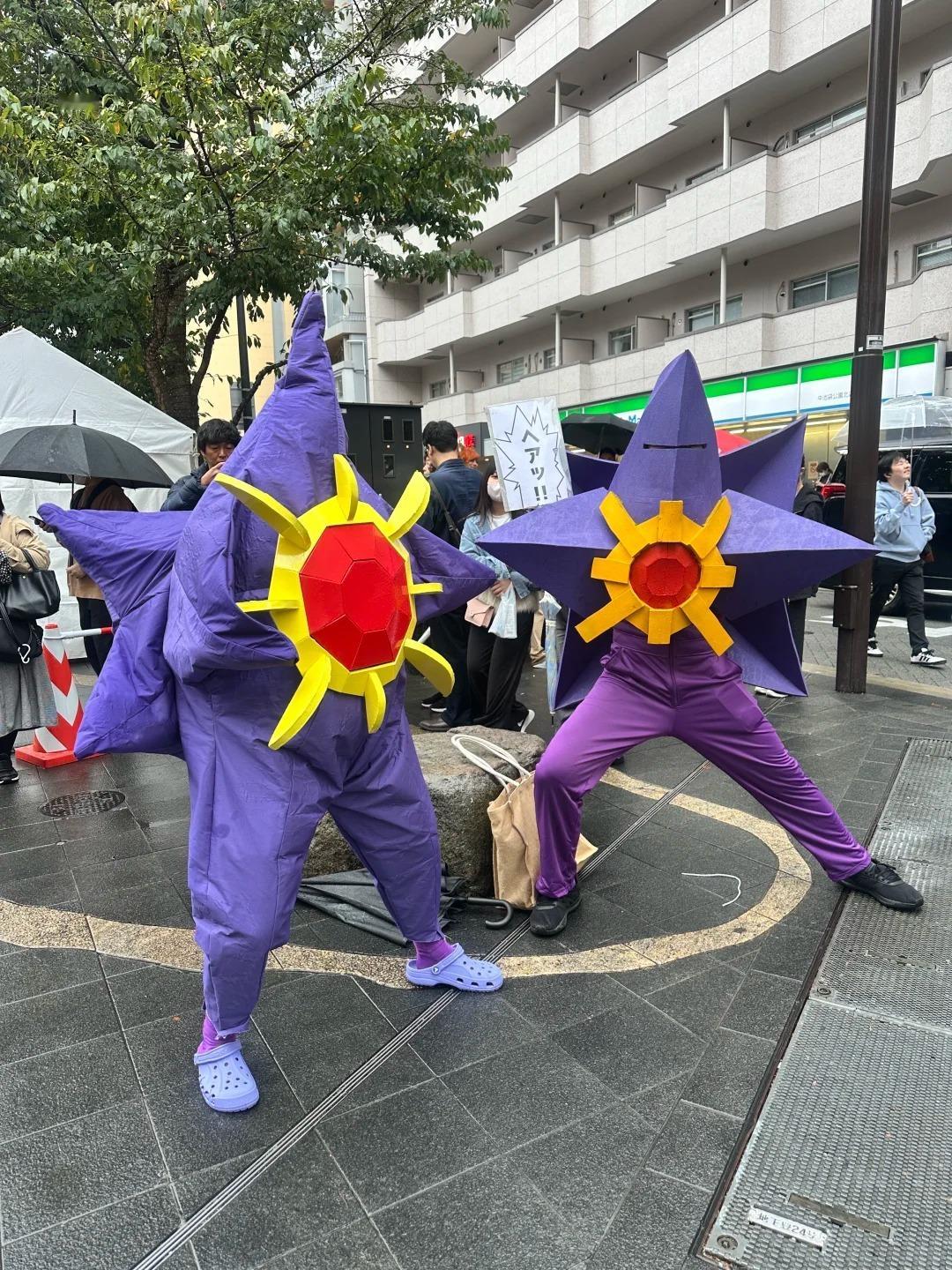 日本池袋万圣节游行，已经有人COS Mega宝石海星了哈哈哈哈哈[泪奔][泪奔]