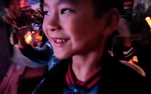 亲爸就在现场，梁靖昆儿子却满场找孙颖莎，太逗了