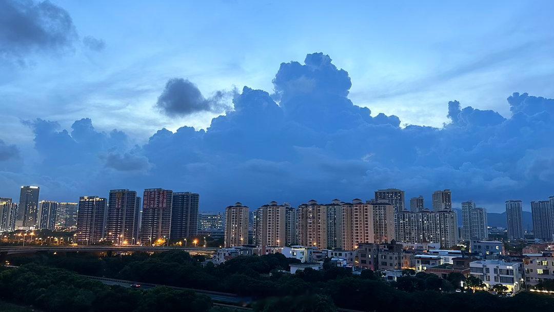 分享一下今天的天空🤲🏻看看大家手机里的棉花糖云朵☁️·校园v计划日常 ·大学
