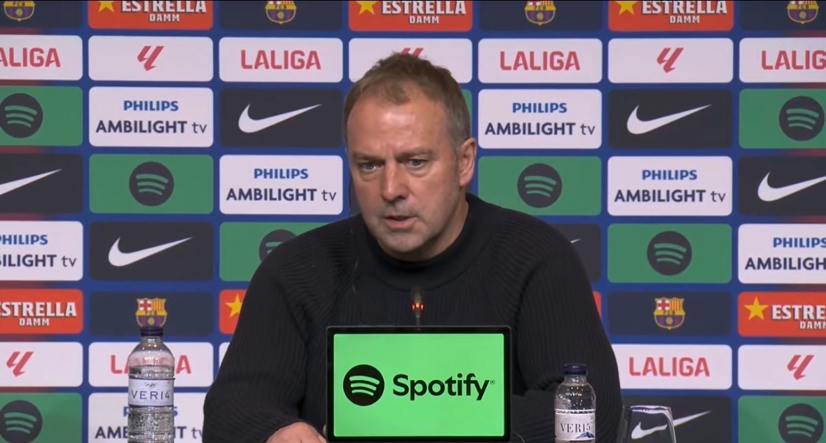 费兰连续四场比赛都坐在替补席上，为什么今天你又选择了莱万多夫斯基？是什么让你在他