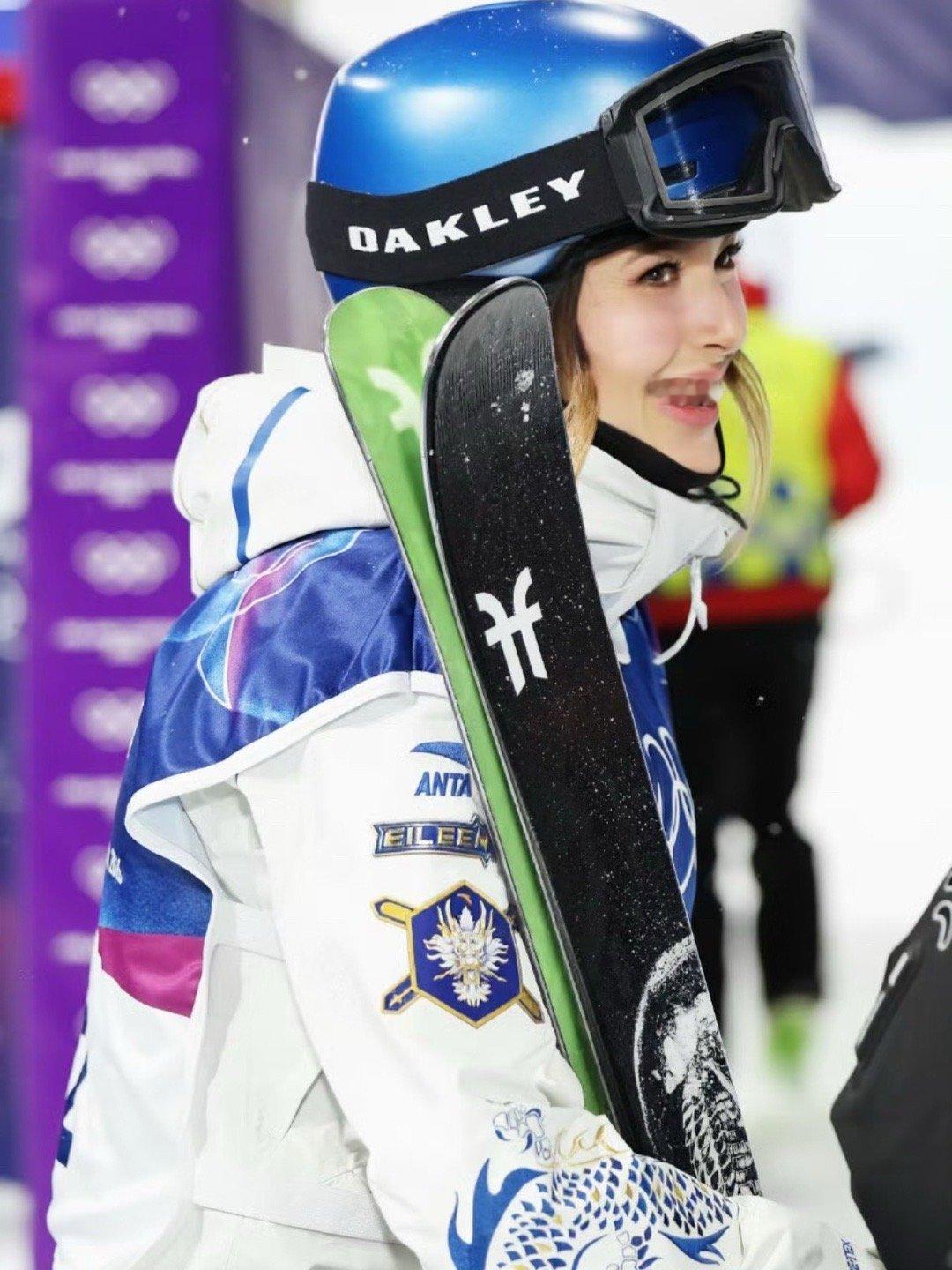 谷爱凌与我大学生活的共同点 都在赶DDL、都在挤时间、都在为目标拼命，也都在普通