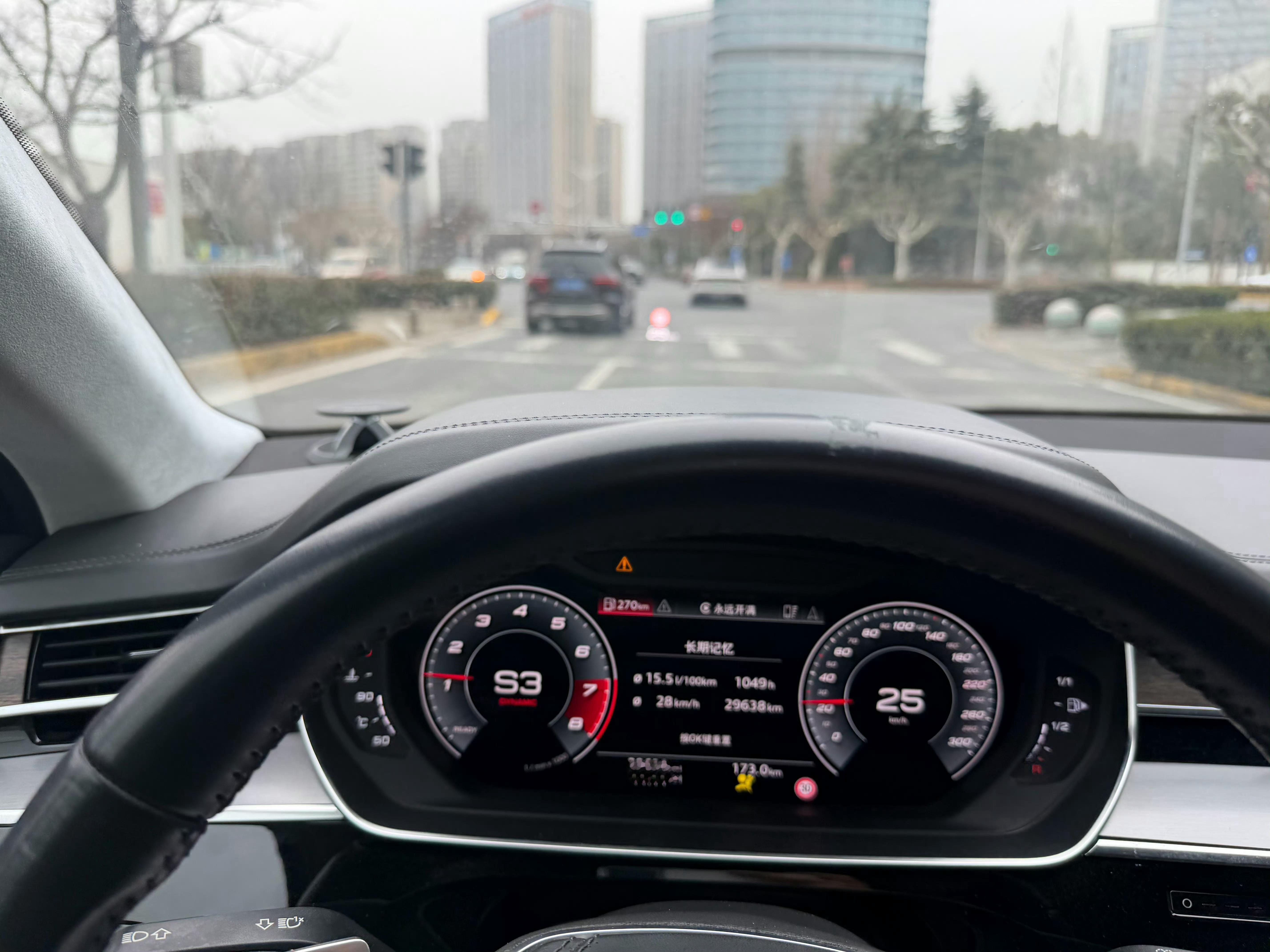 四缸是代步，六缸有点态度，还得是八缸大V8 