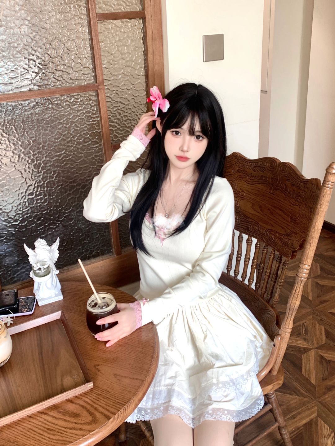 小白花ꉂ ･ ･ ☆