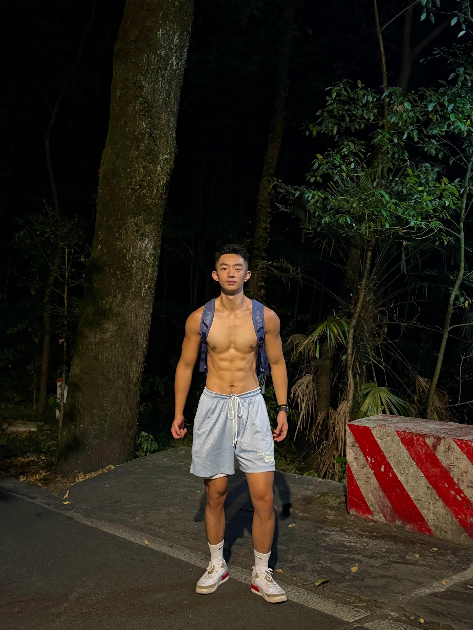 衡山Plog｜人生五岳地图解锁2/5⛰️。没有任何一个男人可以拒绝征服...