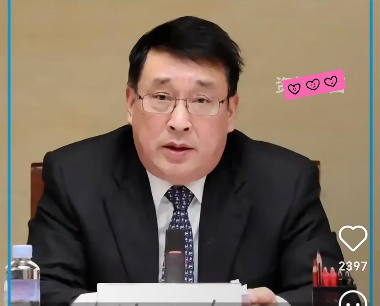 先别急着骂我
我说的都是实话，大家现在都先别急着看外边的大动静。刘卫东这事儿，比