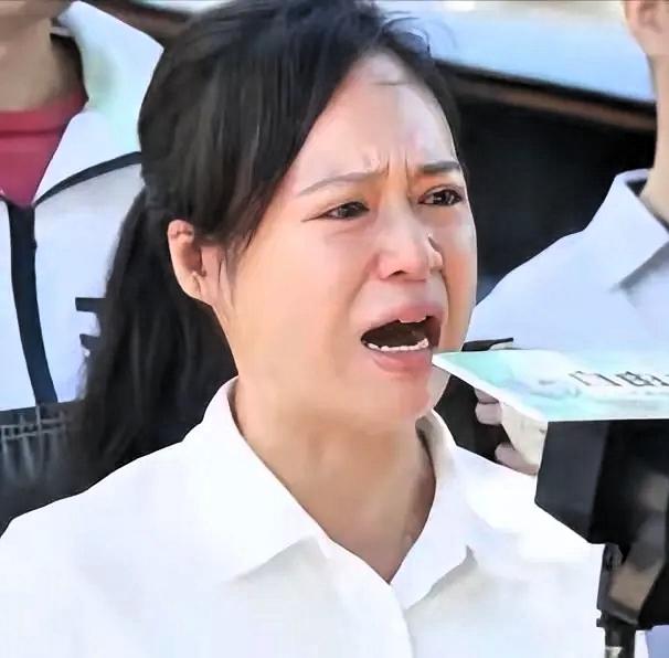 “中国越制裁我，我就越反华！”这话谁说的？一个被吊销执照、冻结账户、踢出律师圈的