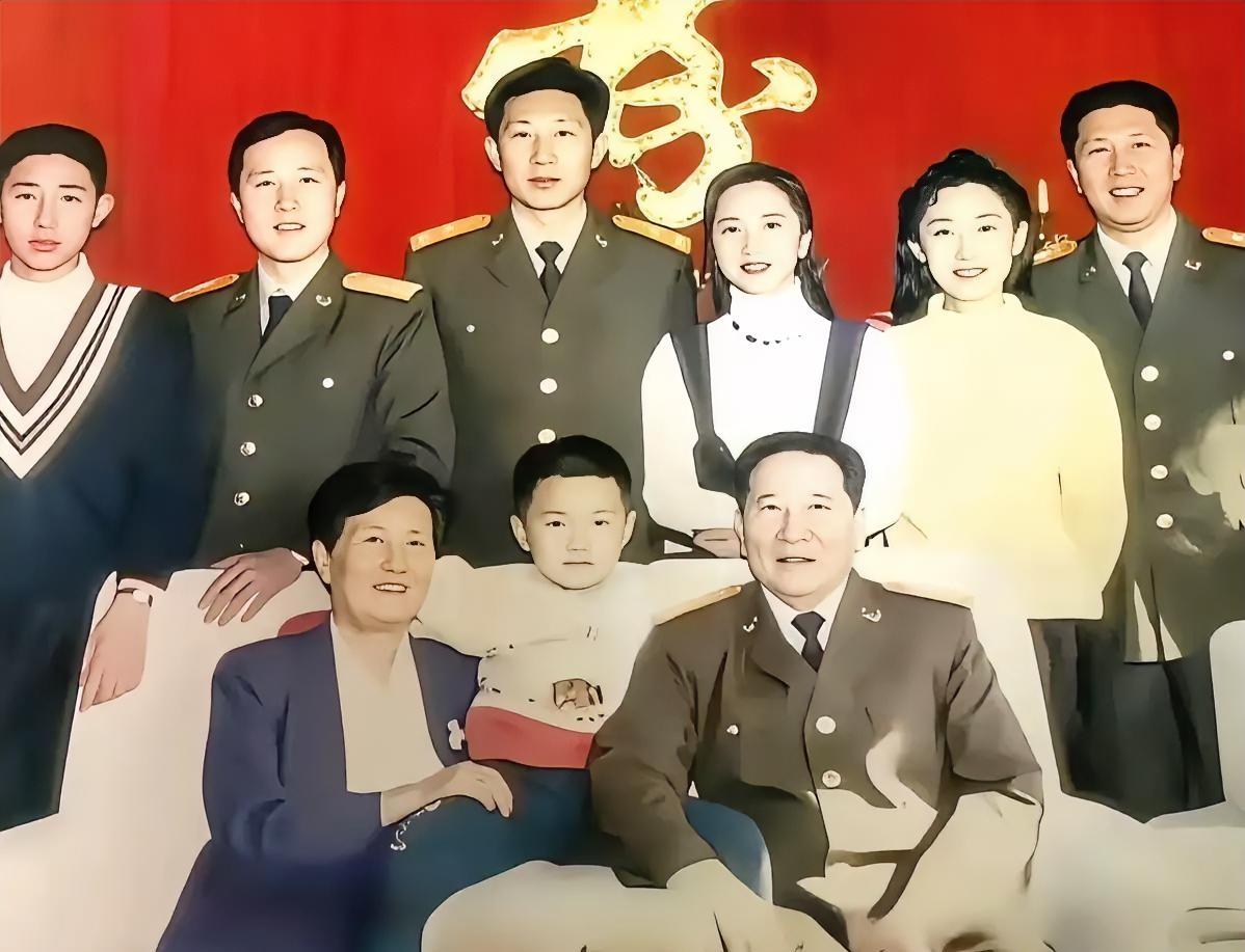 看完这张照片，你就会相信“将军虎子”这四个字所言非虚，因为照片中不仅包含了4位将