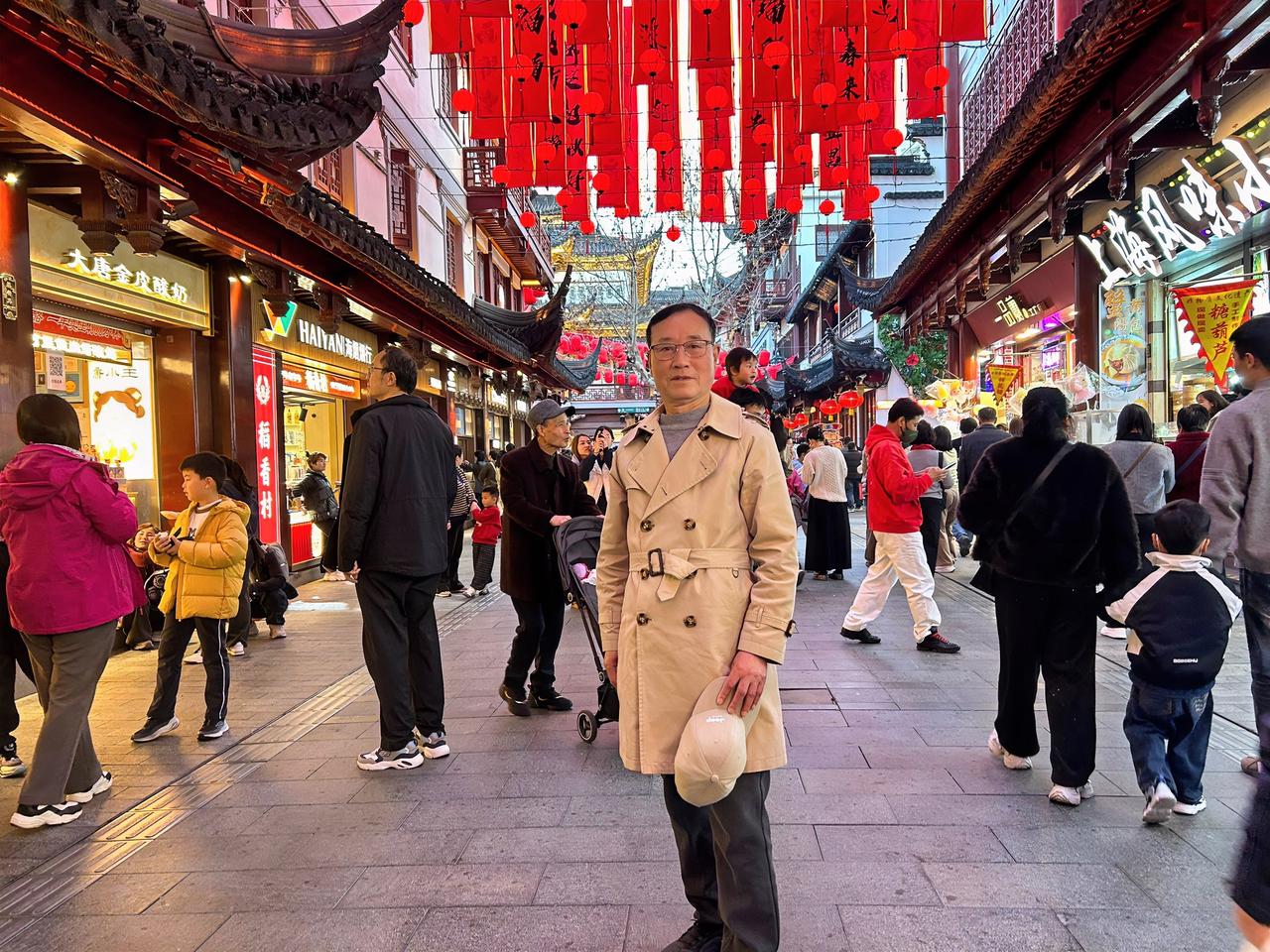 可以看看一张照片代表你在的城市吗这是我于元霄节之夜，在老城隍庙的留影，想来友友们