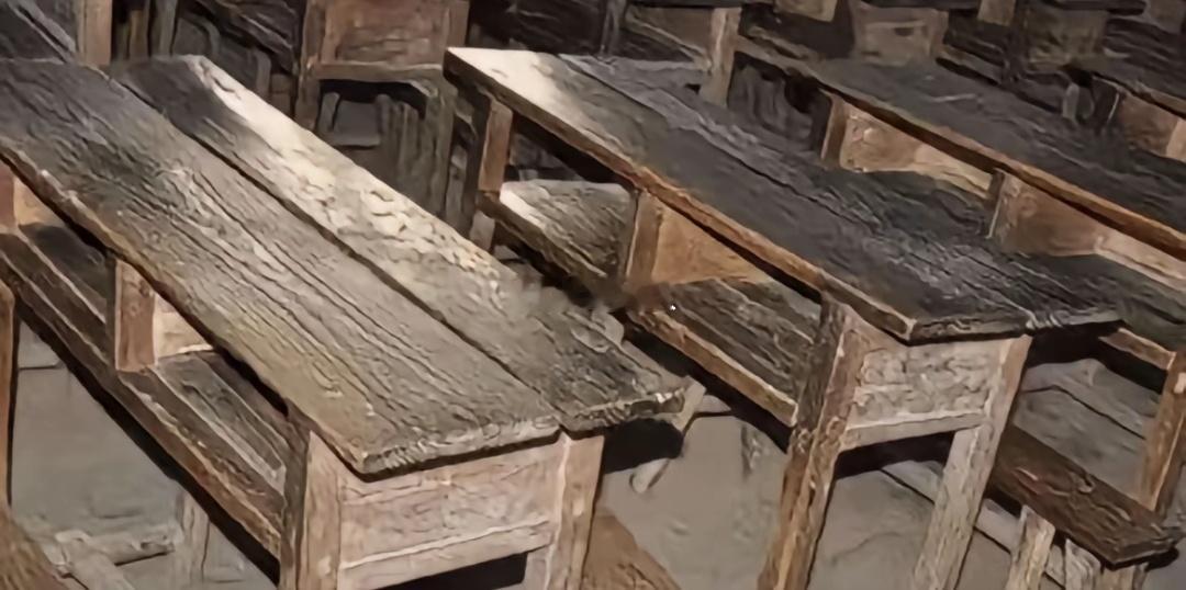 用过这种桌子的人，现在起码40了吧！ ​​​