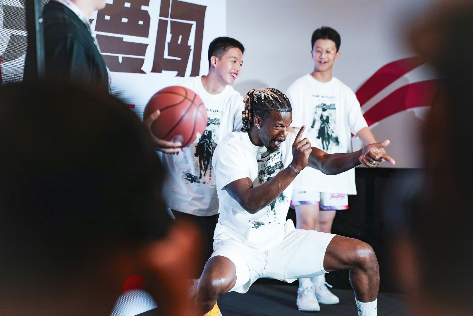 周末愉快！巴特勒中国行 ​​​