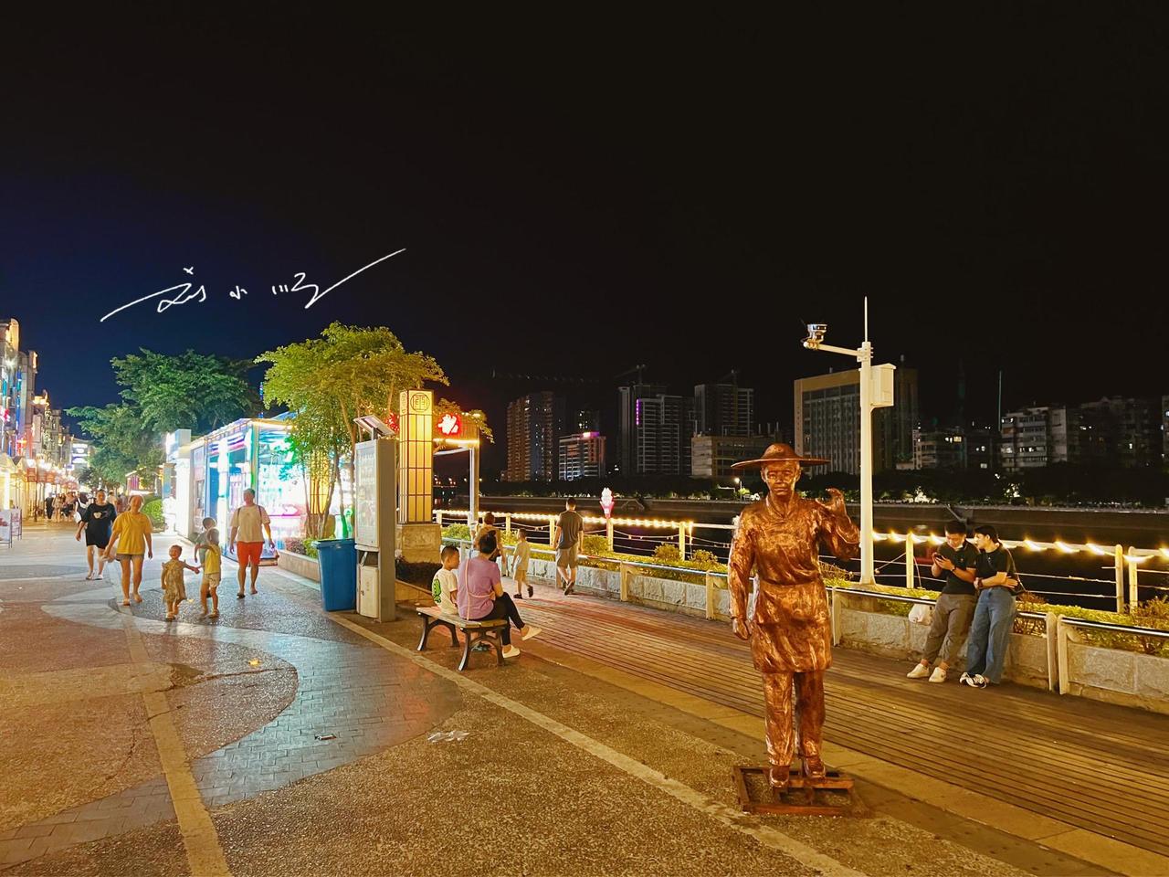 广东韶关有一条特色商业街，已有上百年历史，游客都会过来逛一逛？

位于广东省北部