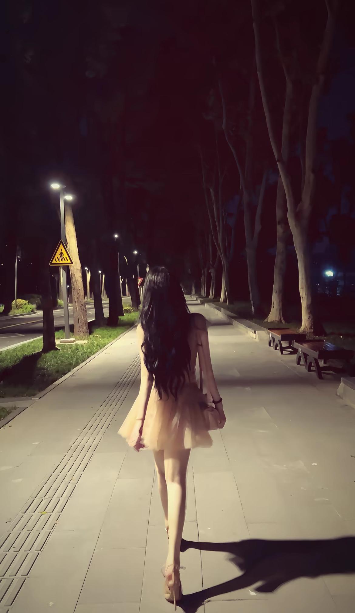 结婚是人生的一道风景，不结婚才是人生的主场
很多人一辈子都在追“结婚”这个标准答