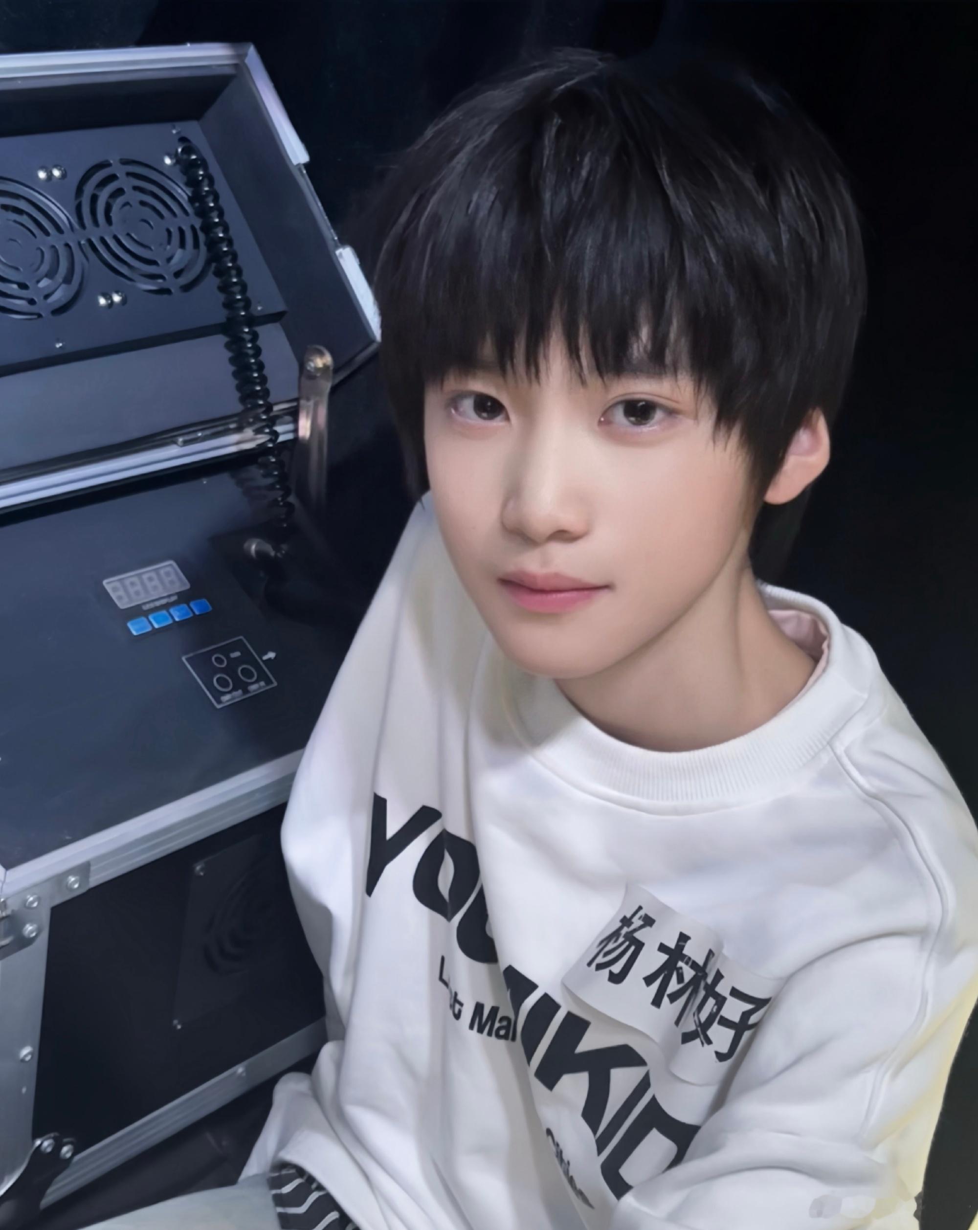 杨林好YL 🌺杨林好 五代唯一门面主唱 🌺tf家族练习生 杨林好 “你永远是