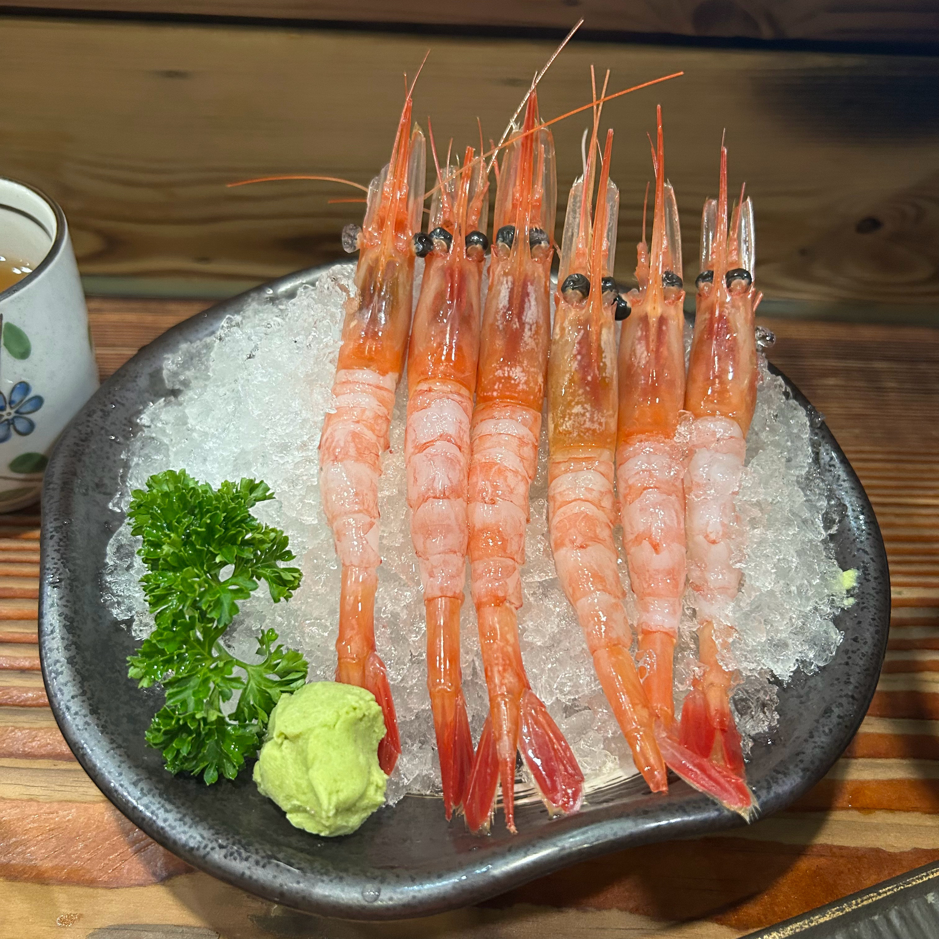 突然想吃日料了🐟🦐🌸🥩还是来到心心念念的这一家点了三文鱼甜虾刺身   一