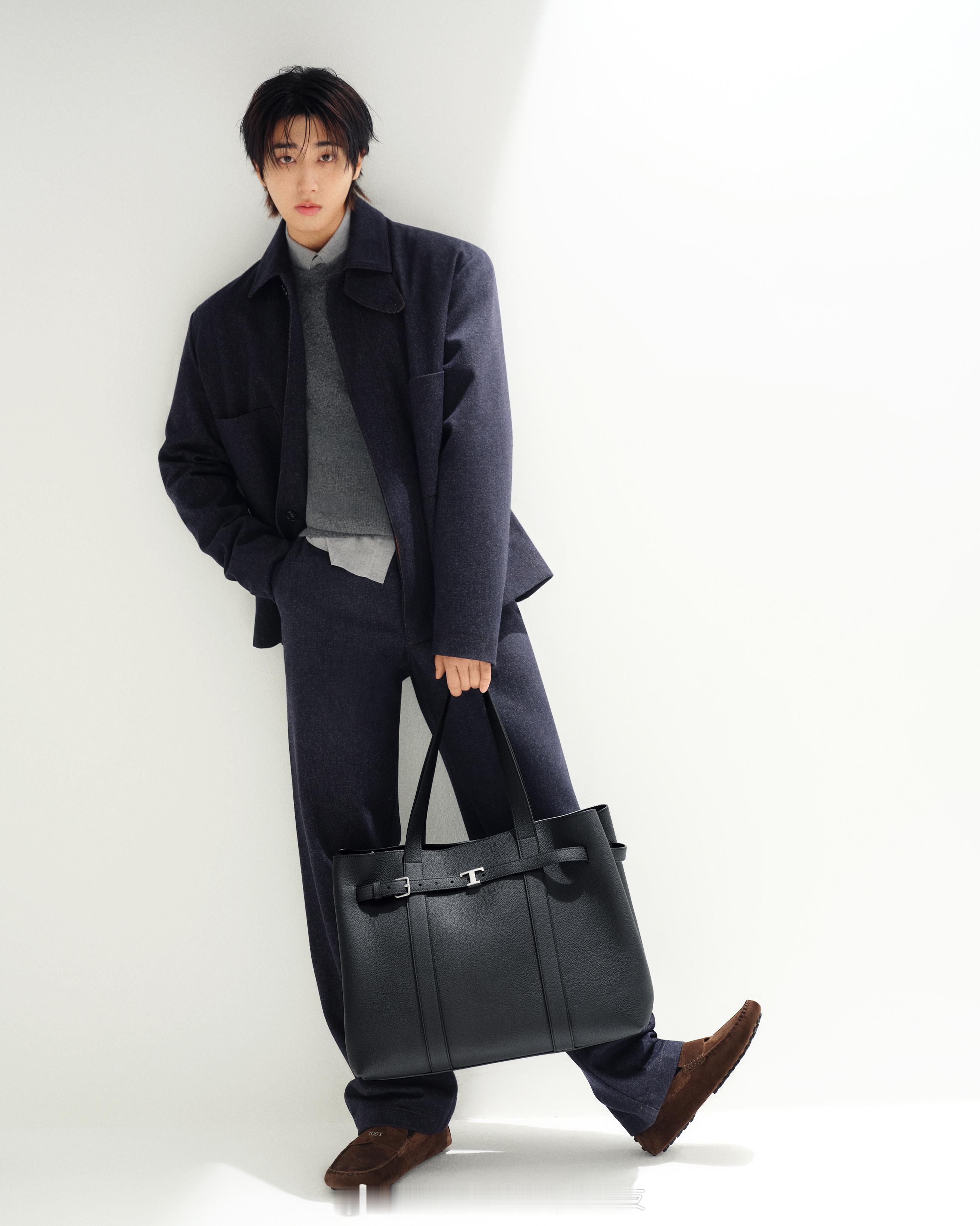 Tod's全平台官宣Stray Kids成员HAN韩知城成为品牌大使，他也确定出